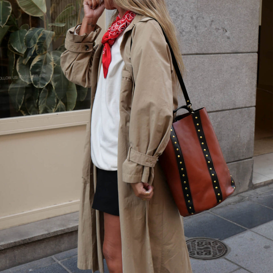 Bucket Twist teja y negro