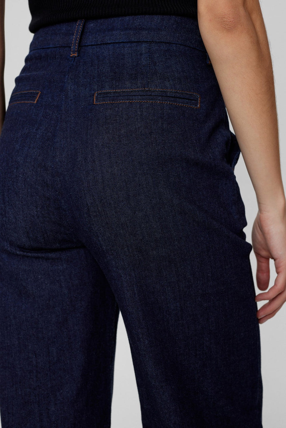 Pantalón Nuamber azul oscuro